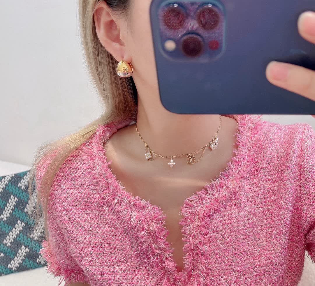 Louis Vuitton Gold Earrings